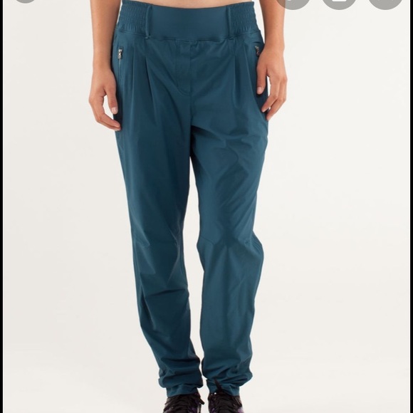 Lululemon Run With Rover Pants - 4 - Picture 1 of 16